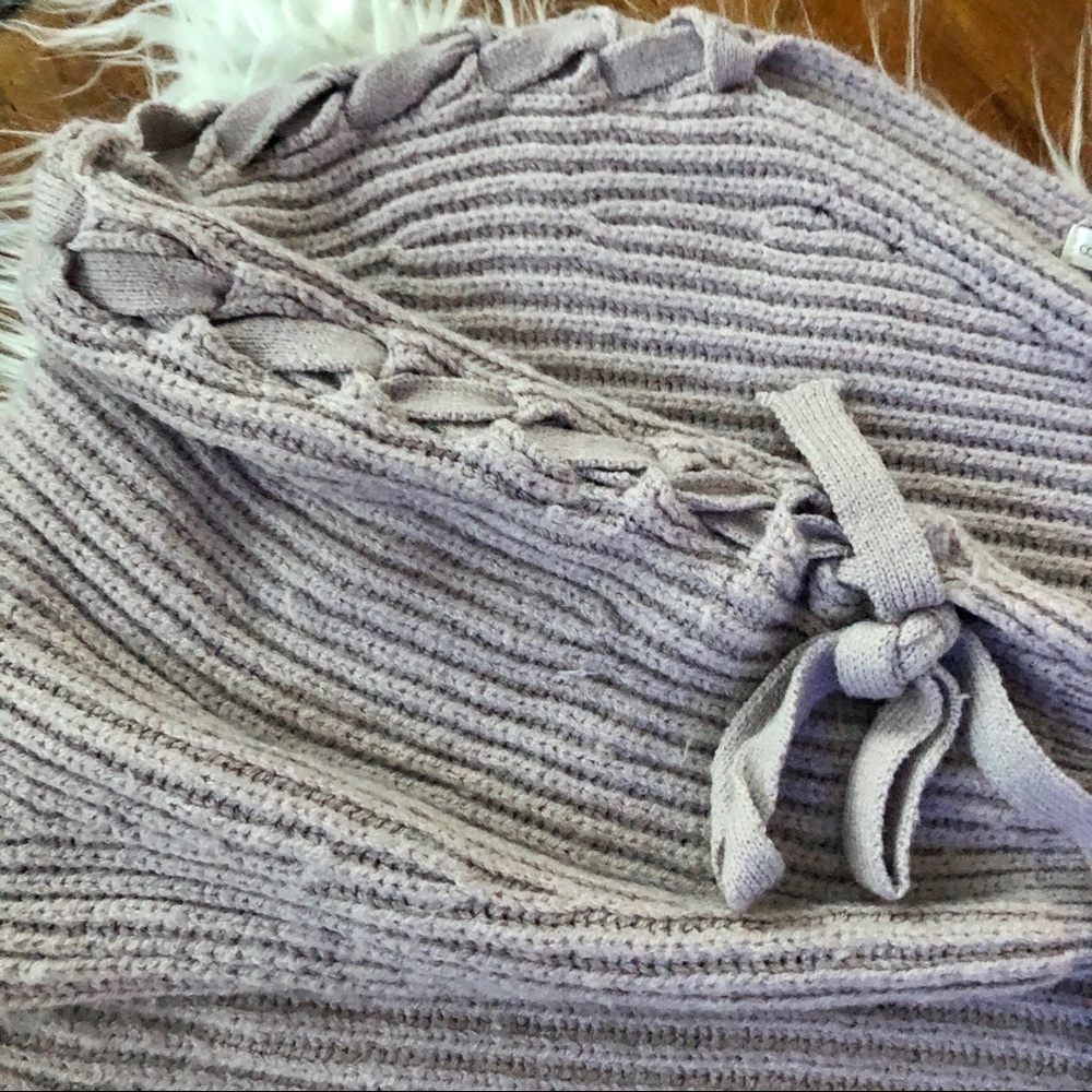 Asymmetrical Sweater - Picture 3 of 6